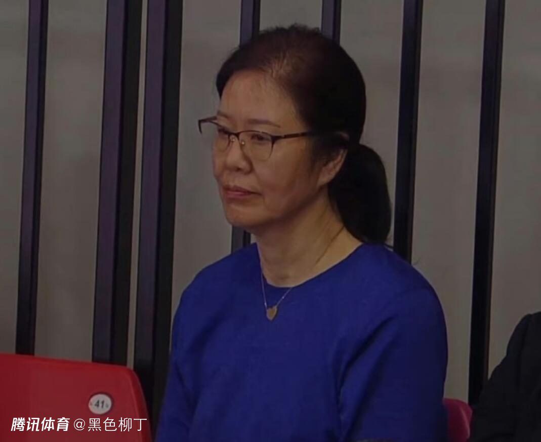白丝美女床戏