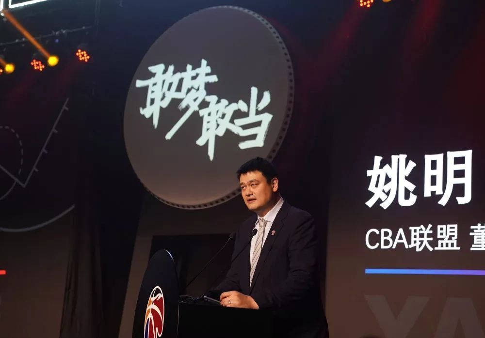 偷偷跟隔壁的男人