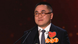 美女露久久